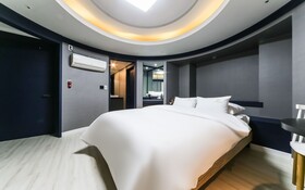 Changwon Sangnamdong Hotel JM