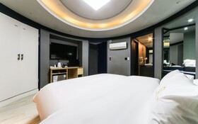 Changwon Sangnamdong Hotel JM