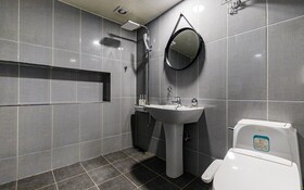 Fine Avenue Hotel