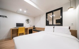Hotel 701
