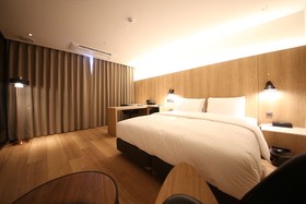 Hotel True