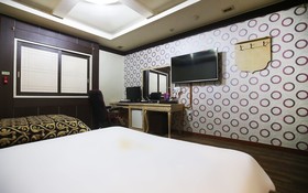 Cheonan Adonis