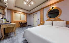 Cheonan Adonis