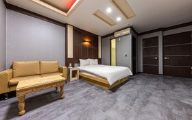 Cheonan Adonis