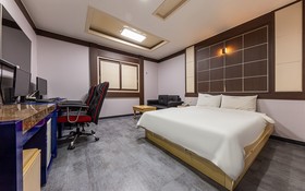 Cheonan Adonis
