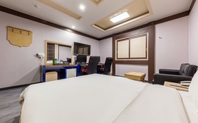 Cheonan Adonis