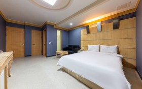 Cheonan Adonis