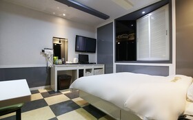 G7 Motel