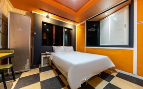 G7 Motel
