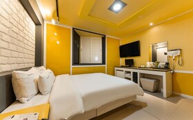 G7 Motel