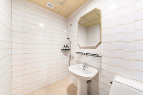 Shourin Hotel