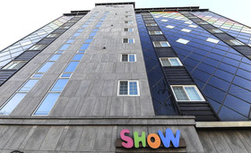 Show Hotel