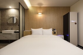 Wall Hotel Cheonan Cheongsu
