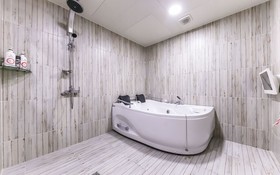 Cheongju Show Hotel
