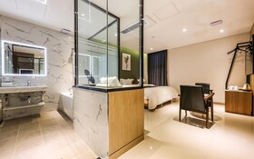 Cheongju The King Hotel