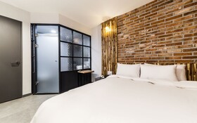 Chuncheon Hotel 121