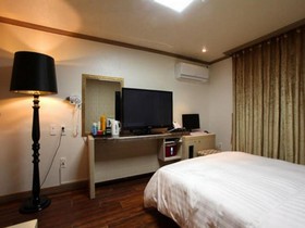 Chuncheon Tourist Hotel