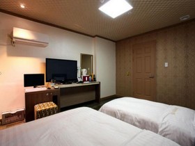 Chuncheon Tourist Hotel