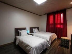 Chuncheon Tourist Hotel
