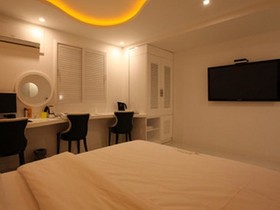 S Petite Hotel