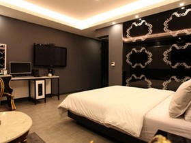 S Petite Hotel
