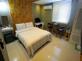 S Petite Hotel
