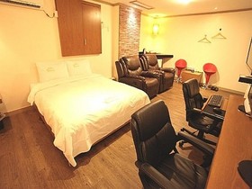 S Petite Hotel