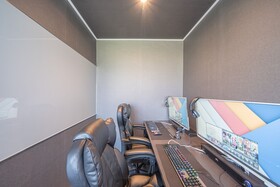 Workers Hotel Daejeon by Aank