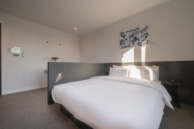 Workers Hotel Daejeon by Aank