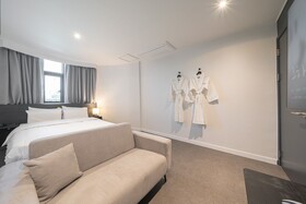 Workers Hotel Daejeon by Aank