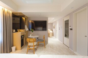 Asherah Villard Aqua Business Hotel