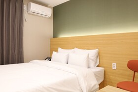 Calm Rest Hotel Gimhae