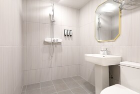 Calm Rest Hotel Gimhae