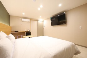 Calm Rest Hotel Gimhae