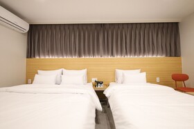 Calm Rest Hotel Gimhae