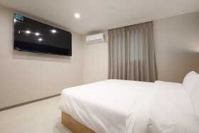 Calm Rest Hotel Gimhae