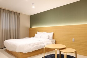 Calm Rest Hotel Gimhae