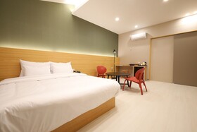 Calm Rest Hotel Gimhae