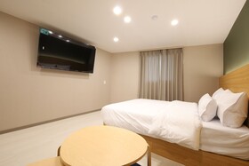 Calm Rest Hotel Gimhae