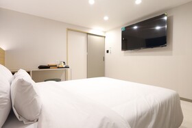 Calm Rest Hotel Gimhae
