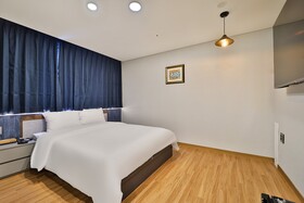 Gimhae Eobang-Dong City Hotel