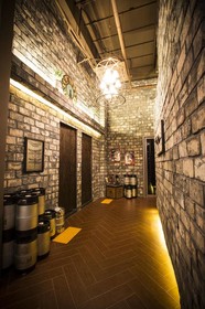 Isquare Hotel
