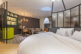 Nomad Hotel