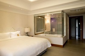 Pine Grove Hotel