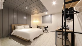 Tour Hotel