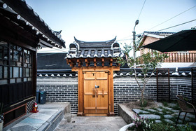 Bonghwangjae Hanok