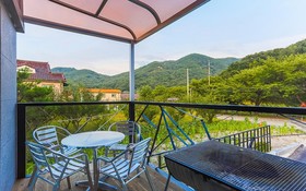 Gongju Donghaksa Moodwa Pension