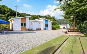 Gongju Hayan Pension