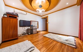 Gongju Hotel Del Luna