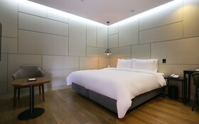 Gongju Hotel Moon